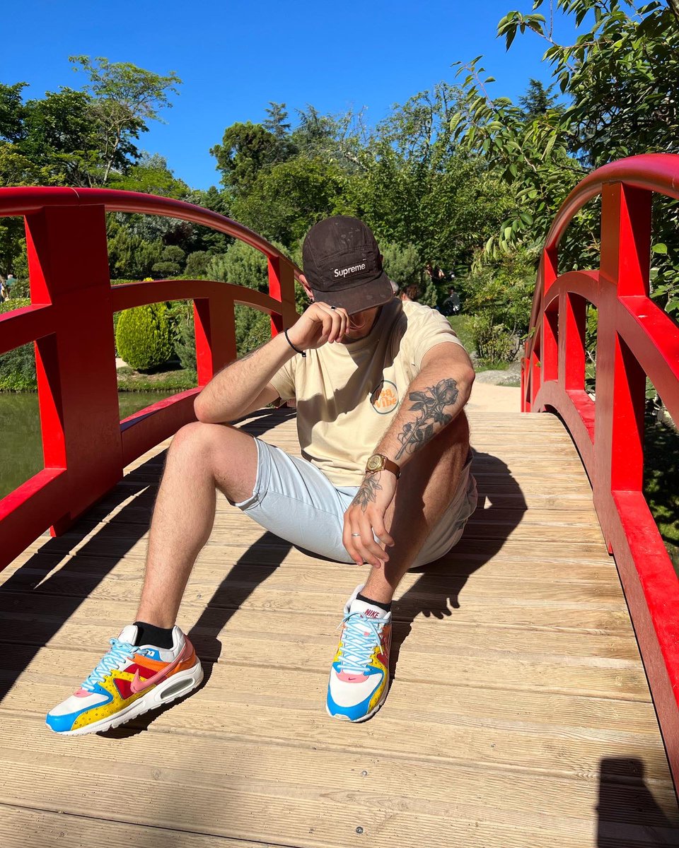 Millwai_'s tweet photo. Si @Nike vous passez par là, on sait jamais :) #custom #design #concept #art #shooting #supreme #tattoo https://t.co/mcVvJndnEd