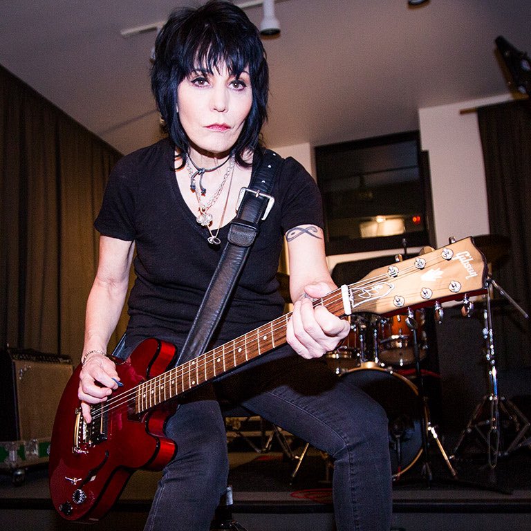 ClaireThomasVA's tweet photo. @thatonequeen joan jett set https://t.co/S8vShk0z5H