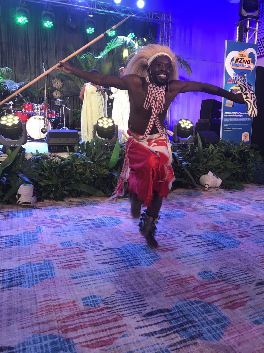 DennisKarera1's tweet photo. Legend Muyango performing at Crown Conference Hall. A cool summer start. https://t.co/BHpmtLc1OL