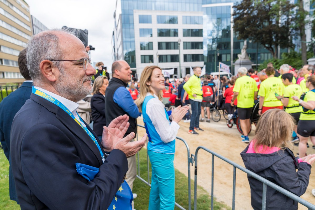 visit_EP's tweet photo. Today, over 800 colleagues from the EU institutions took part in the Brussels 20k race as part of the #RunningforEurope team.🏃🇪🇺
This year, the team was raising funds to support the National Organization of the Scouts of Ukraine
@Europarl_EN will continue to #StandWithUkraine🇺🇦 https://t.co/05c4JCjyk6