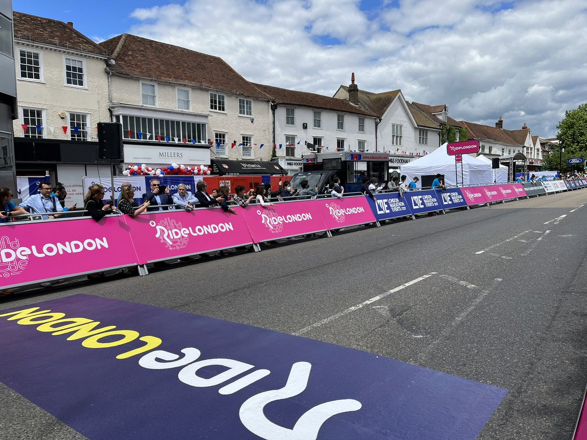PatSeager1's tweet photo. @eppingforestdc @RideLondon @Essex_CC @ActiveEssex Thank you all involved with @RideLondon as an Epping Resident I had a lovely weekend! What a great community atmosphere and thank you to all the riders raising much needed funds for charities!!!! Hope you return next year. https://t.co/T558jPPbv3