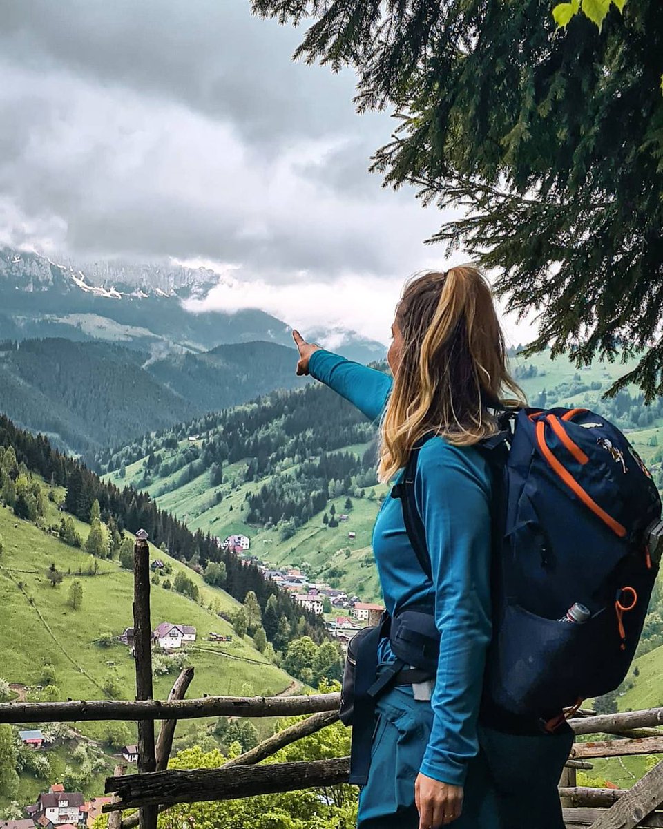 Campingfhiking's tweet photo. A life in the mountains i thank you for being with me on every hike te today I managed to reach this threshold, how lucky i am its big step for me, i don’t necessaryli know wht it means but i always enjoy the hiking,
#hikinguk #hikingmountain #hikinglife #hikingadventure https://t.co/xL2uSV0uXl