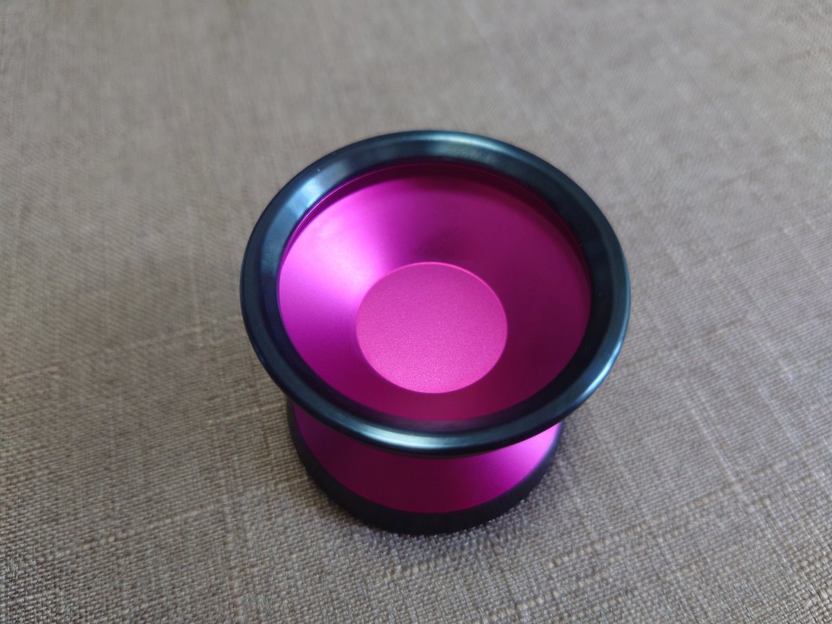 IcarusYoyos's tweet photo. Heresy

Diameter: 53.5mm
Width: 43mm
Materials: A7075 body + Stainless steel rim
Total weight: 67.55g +/-0.5g
Axle: M4×8mm
Pad: Slim (OD19mm, ID14mm, WD1.2mm)
Designed for yo-yotturn

#ヨーヨー
#icarusyoyo https://t.co/OugHqHbKeD