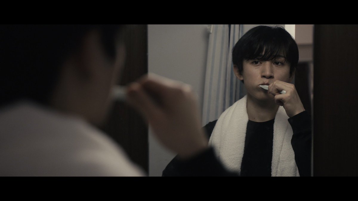 dijihorror's tweet photo. 短編ホラー「一人暮らしの戸締り」を公開しました。
https://t.co/G5E6Azv4qP

あらすじ：会社から帰宅した悠真。玄関に目をやるとドアノブがひとりでに回るのだが… https://t.co/A8WPxAEnZv