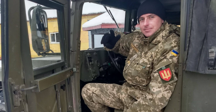 InvestigatorUa's tweet photo. Страшна трагедія на Херсонщині. 1 травня в Каховському районі від численних травм помер 31-річний «кіборг» Андрій Кузнєцов.

Місцевий колаборант збив, а потім кілька разів переїхав ветерана АТО автомобілем з літерою Z. Місцеві розказали нам, хто був за кермом⬇️ https://t.co/9H7wo7ZuFW