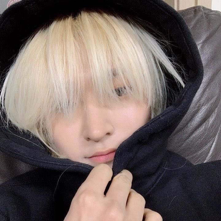 KJHGALLERY's tweet photo. beauty #준지 #JUNJI #OnlyOneOf #온리원오브 https://t.co/mxDddxApMp