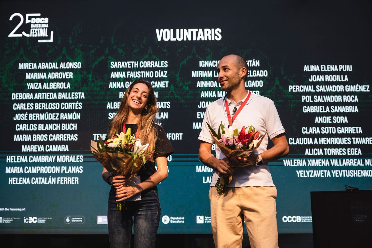 DocsBarcelona's tweet photo. Ahir al CCCB va tenir lloc l'entrega de premis del #Docs25. Vam celebrar aquests 25 anys de DocsBarcelona amb una petita festa. 🎊 Va ser una nit memorable! Moltes felicitats a tots els premiats! 💙
Consulteu aquí el palmarès de l'edició d'enguany ➡️https://t.co/t5vM26PxzS https://t.co/9F6DjZ4G3b