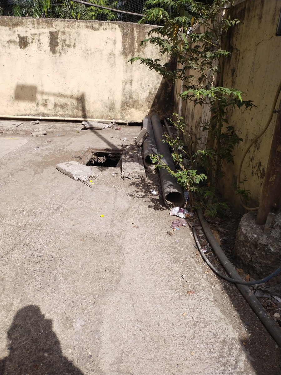 Ayubkhan612's tweet photo. LARGE QUANTITY OF GARBAGE, DRAINAGE DIRTY WATER, OPEN CHAMBERS, BROKEN CAP OF CHAMBERS, https://t.co/5wdaR3VJVF