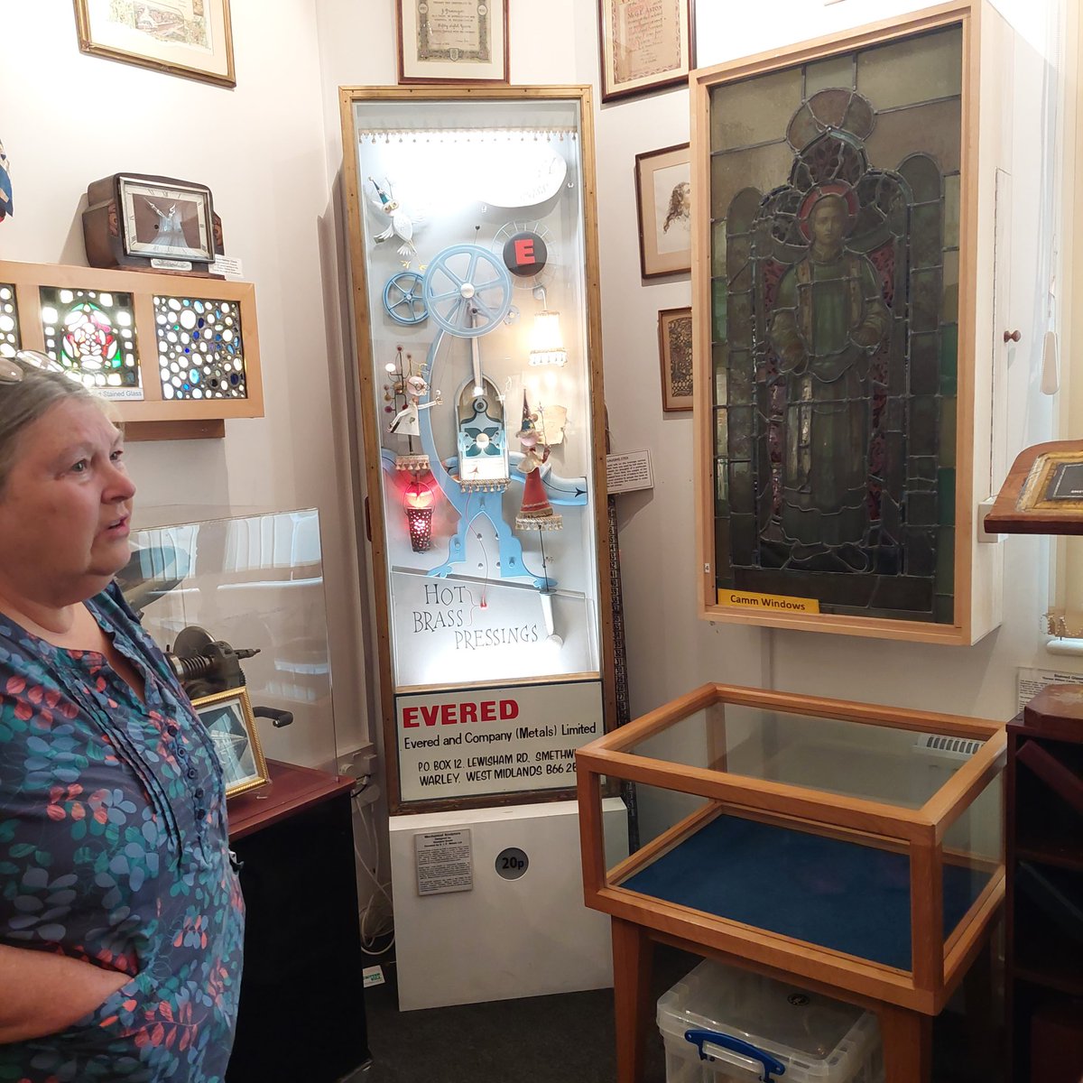 1truclaretnblu's tweet photo. @ChanceTrust #MadeinSmethwick events visited  @SmethwickMuseum &amp;saw their prime&amp;most valuable exhibit a #RowlandEmmett fantasmagorical machine transporting our visitors 2Awackier place The contraption celebrated #EveredFoundry in @Smethwick_wm #WBA @sbriercliffe @RowlandEmettSoc https://t.co/ILpPCfu1Fi