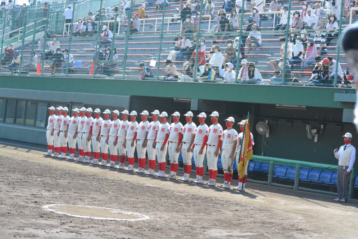 asahi_wakayama's tweet photo. 智弁和歌山のみなさん、おめでとうございます。
公式戦２９連勝中の大阪桐蔭をやぶって、１６年ぶり３度目の優勝です！
智弁和歌山３００００００００＝３
大阪桐蔭　１０１００００００＝２　
#高校野球　#近畿大会　#紀三井寺　#智弁和歌山　#大阪桐蔭 https://t.co/eWy7vOaQY7