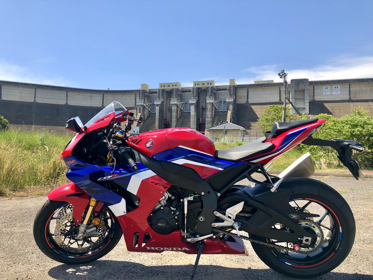 for_iphone0921's tweet photo. 森林浴🌲を兼ねてダム巡り😁

#CBR1000RRR
#ダム
#ツーリング
#バイクのある風景 
#バイク好きな人と繋がりたい https://t.co/esbXmr1ReR