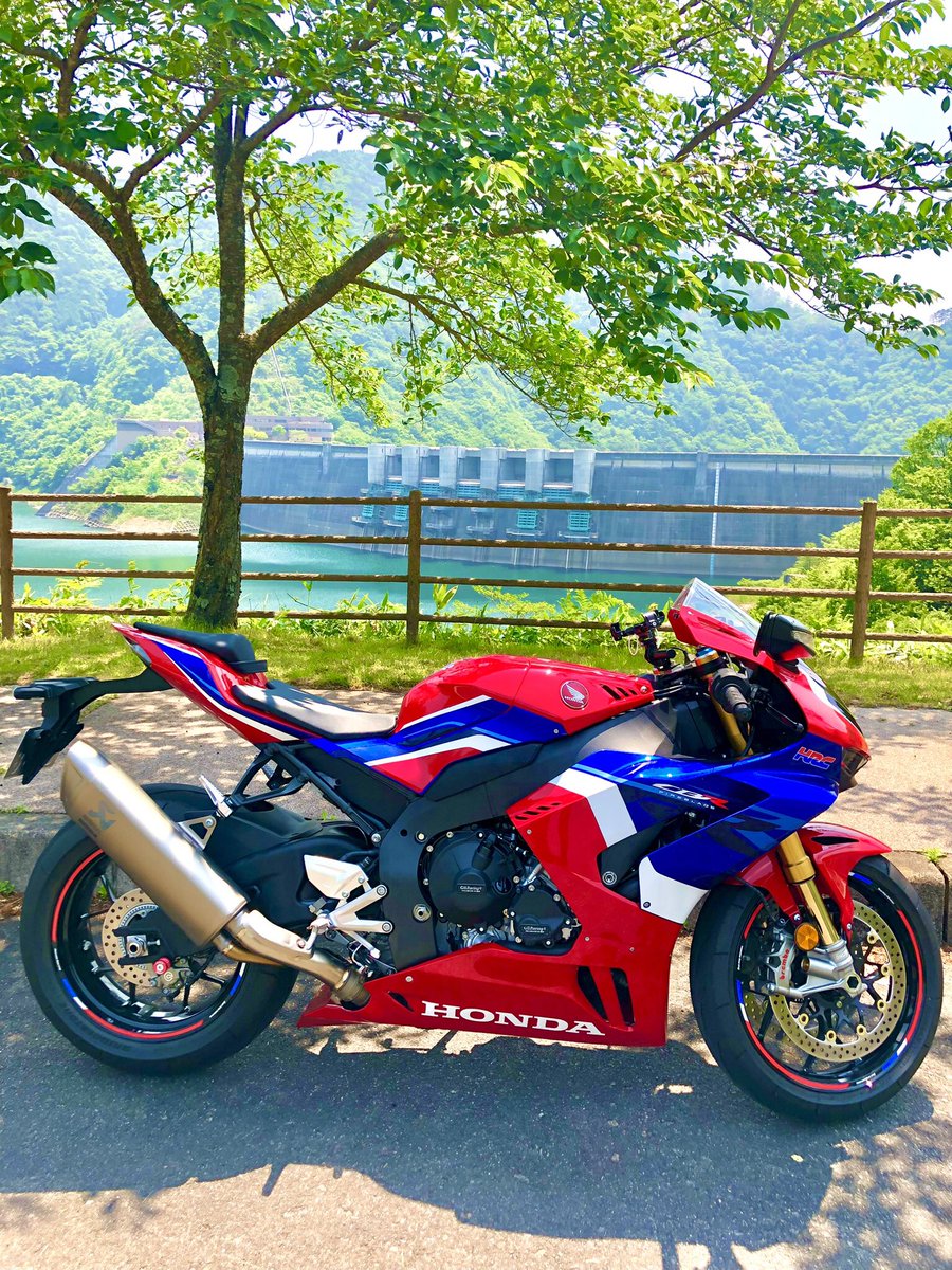 for_iphone0921's tweet photo. 森林浴🌲を兼ねてダム巡り😁

#CBR1000RRR
#ダム
#ツーリング
#バイクのある風景 
#バイク好きな人と繋がりたい https://t.co/esbXmr1ReR