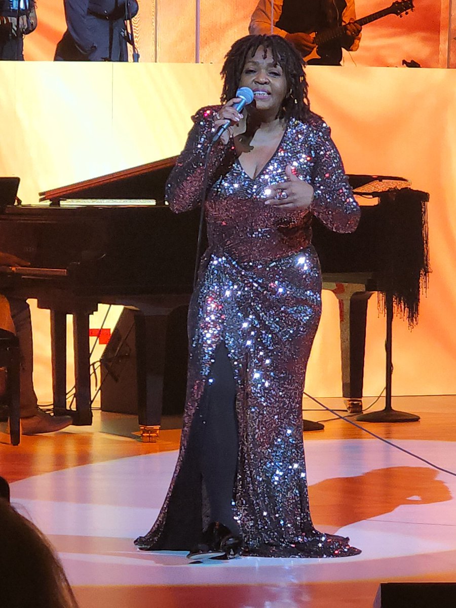 ItsTeaTimeTU's tweet photo. @IAMANITABAKER you have us everything you had tonight. I love you for that. I'll see you in Detroit. https://t.co/efLFKbBDat