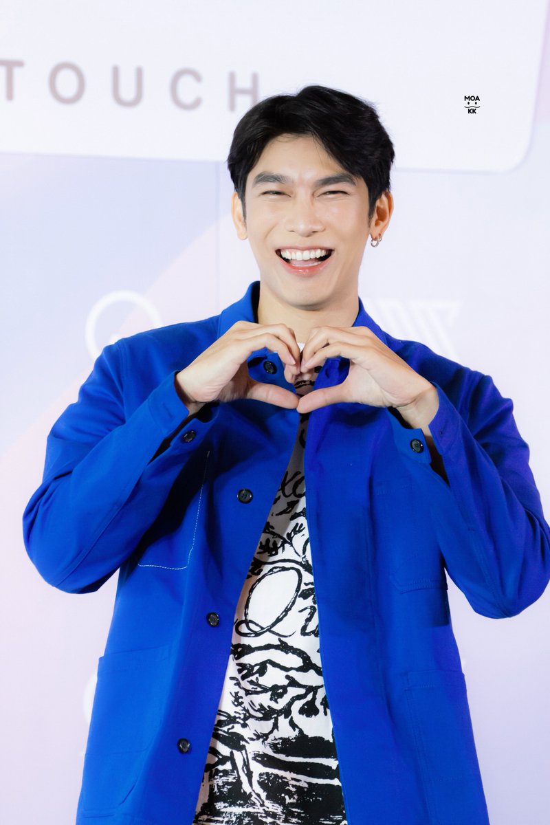 MOA_KK's tweet photo. มาเติมพลังใจ พี่มิวน่ารักที่สุดเลยนะ🤍🥹

@MSuppasit
#MewSuppasit 
#มิวศุภศิษฏ์ 
#FansignNCallsignOfMSS https://t.co/7ILja3ecxY