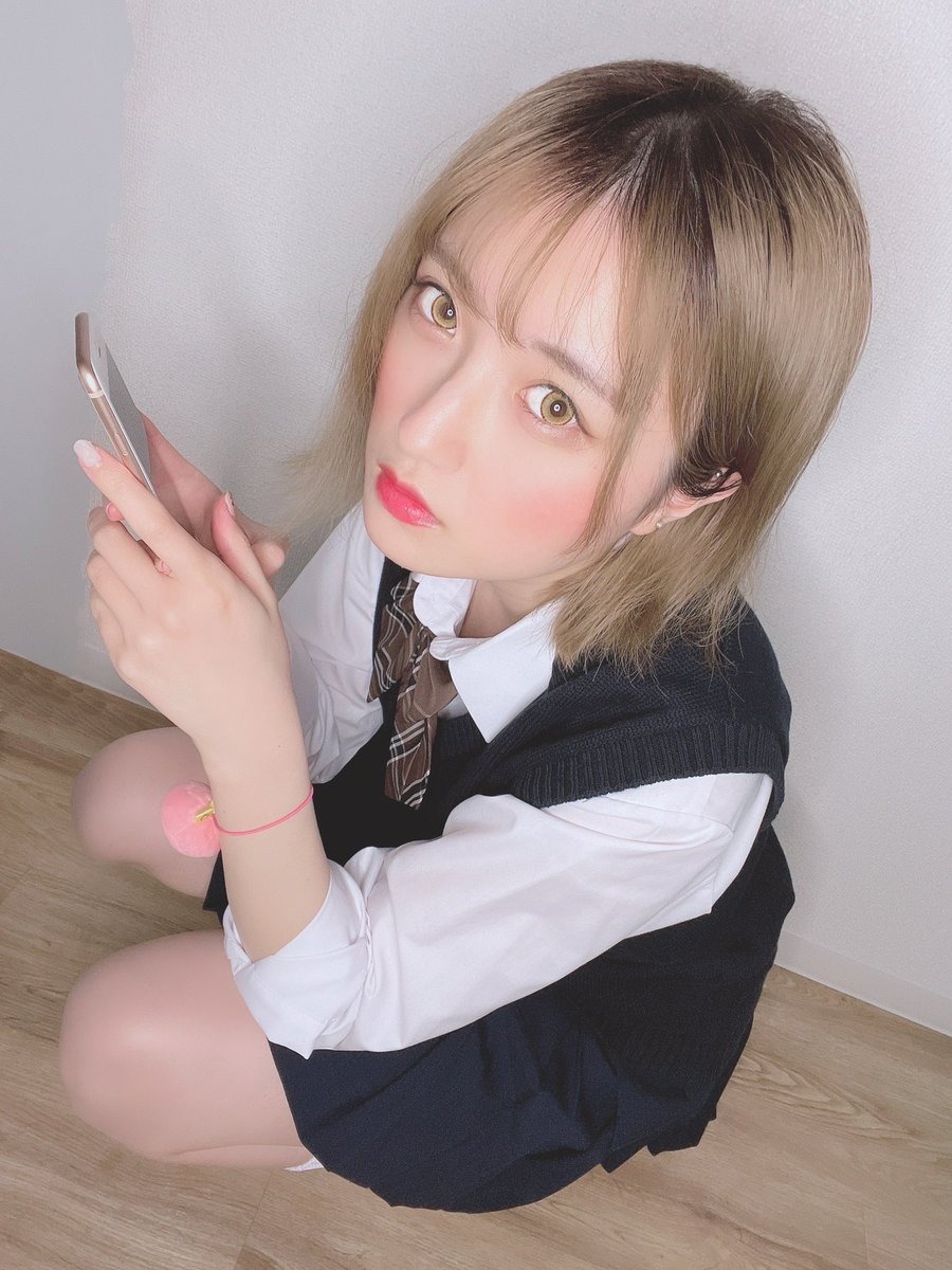 Bar1almond's tweet photo. 中の人が三連複取りました～
🥳🥳
むぎちゃんは五千円溶かしました🤢🤢🤢

むぎ
「最終目黒で取り返すんでわし」 https://t.co/mygifgEJCY