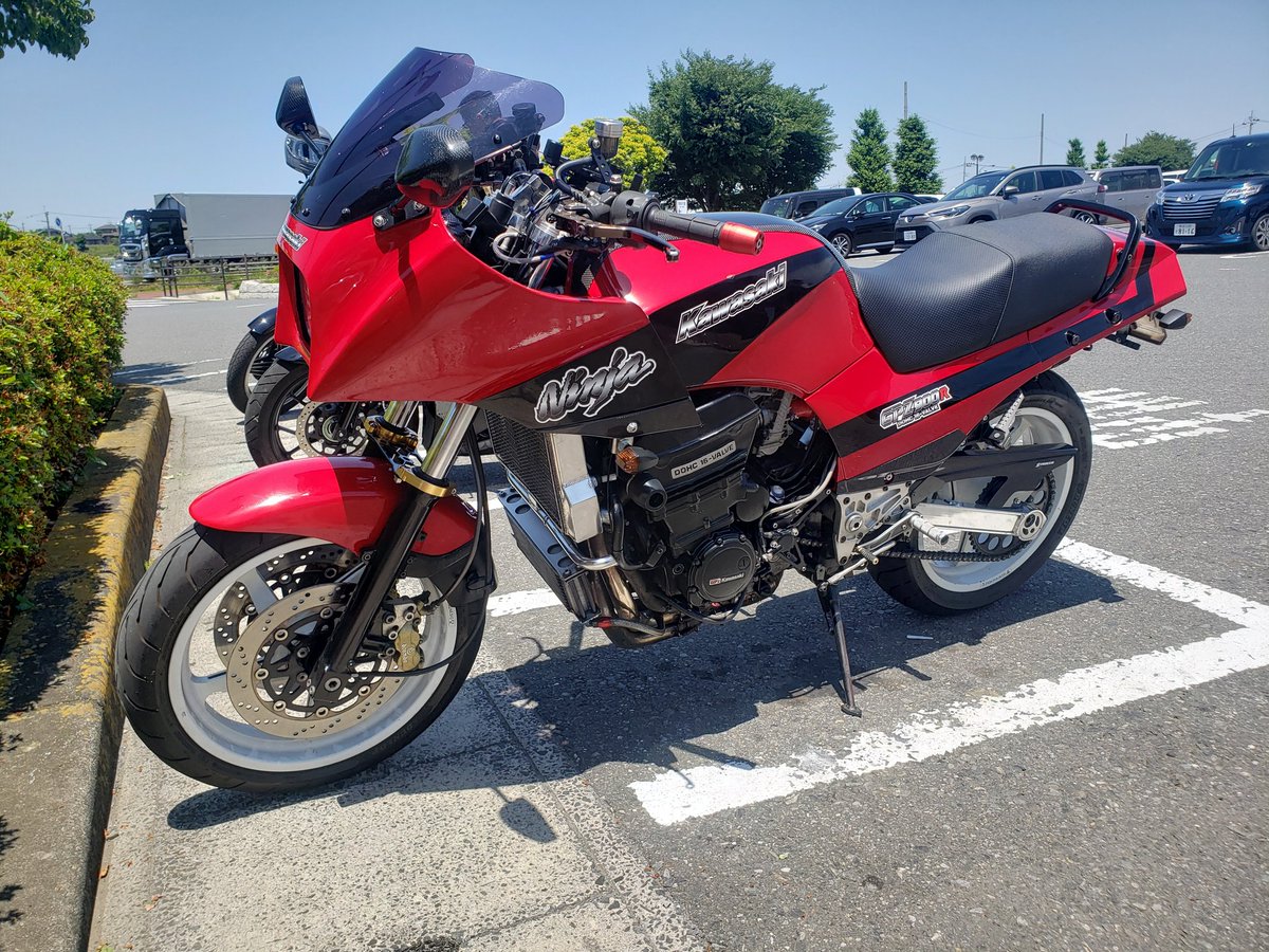 senmukundayo's tweet photo. やっと来た
#ヒールプレート
#tagos
#Cuuparts
#シート
#gpz900r
#バイク好きと繋がりたい https://t.co/TJ40NSkTkY