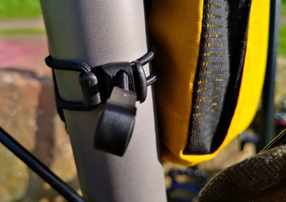 BIKEgangUK's tweet photo. https://t.co/NIbhTAWHT3
Colourful water bottle holder solution (#Niyol)
Safety lock strap to prevent jump ship and Quick adjustable strap buckles. Handlebar stem or Saddle seatpost fix
#Brompton #BIKEgangGroup #VeloHouse #BIKEgang #BromptonLife #BromptonMODs https://t.co/ObCW9LRtr5