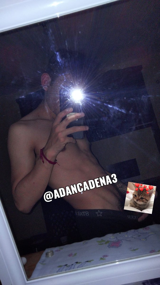 AdanCadena3's tweet photo. Te mando un vídeo deslechandome si compartes el Tw 🤤😏🥴🥵
#rt #gay #boy https://t.co/ujJbLplAYA