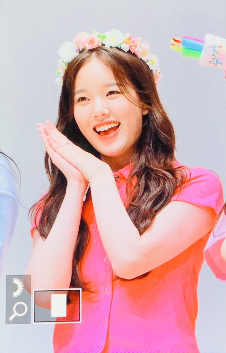1212Pastel's tweet photo. 220529 prev.

#이수진 #LeeSoojin #위클리 #Weeekly 
#수진아_이거_봤뚜진 https://t.co/zHjEe1XJal