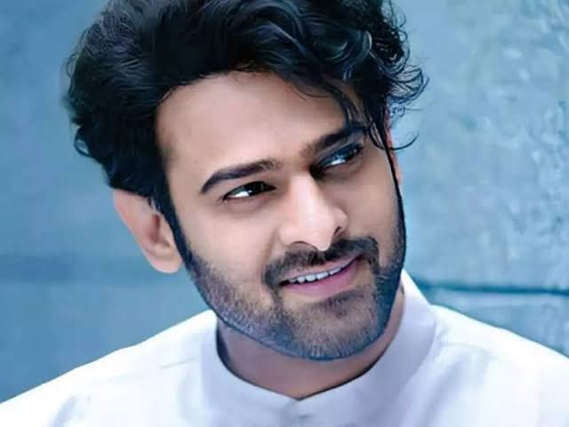 raviravitejarav's tweet photo. Who Has More Fan Base 

Retweet _ #Prabhas 🔀

Like _ #PawanKalyan ❤️

#PKShouldSayApologizeToPrabhas
 
🔀🔀🔀             ❤️❤️ ❤️ https://t.co/CRnvlmPAiD