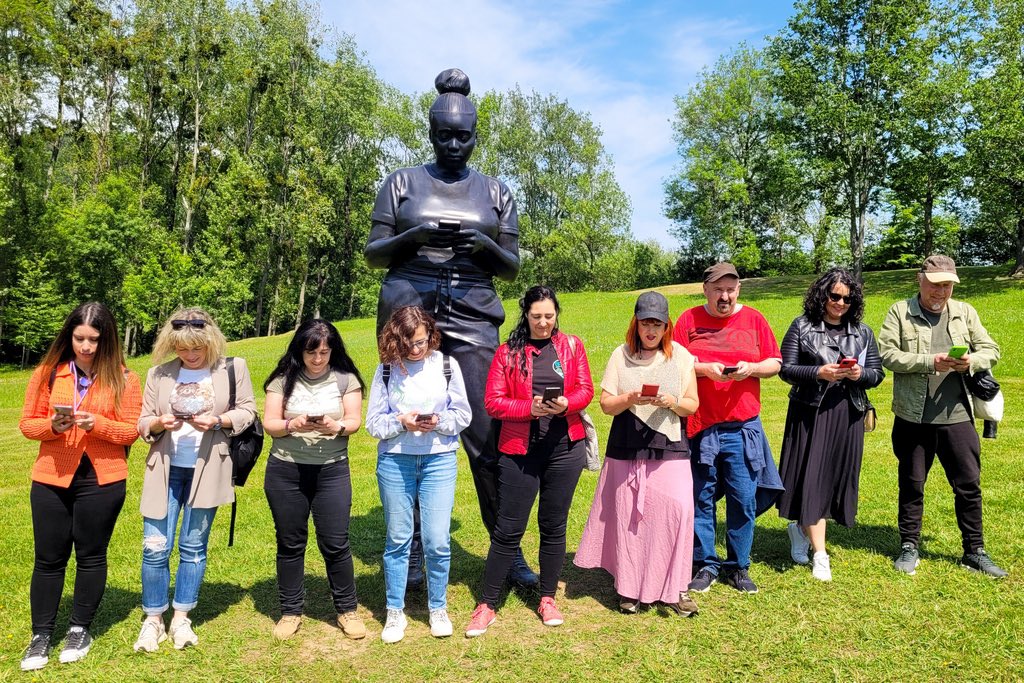 euskotravelblog's tweet photo. Celebrando el 2º Aniversario de @euskotravelblog visitando Astigarraga y Hernani. Un fin de semana de reencuentros viajeros.
Más detalles en https://t.co/Opd2vHRi67 https://t.co/xQr47E80QN