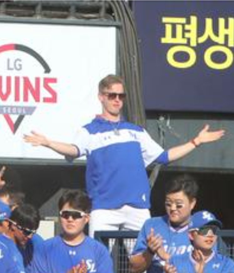 [포토]빅이닝 만든 삼성 더그아웃은 잔칫집

저기요 여기에 외국인이....