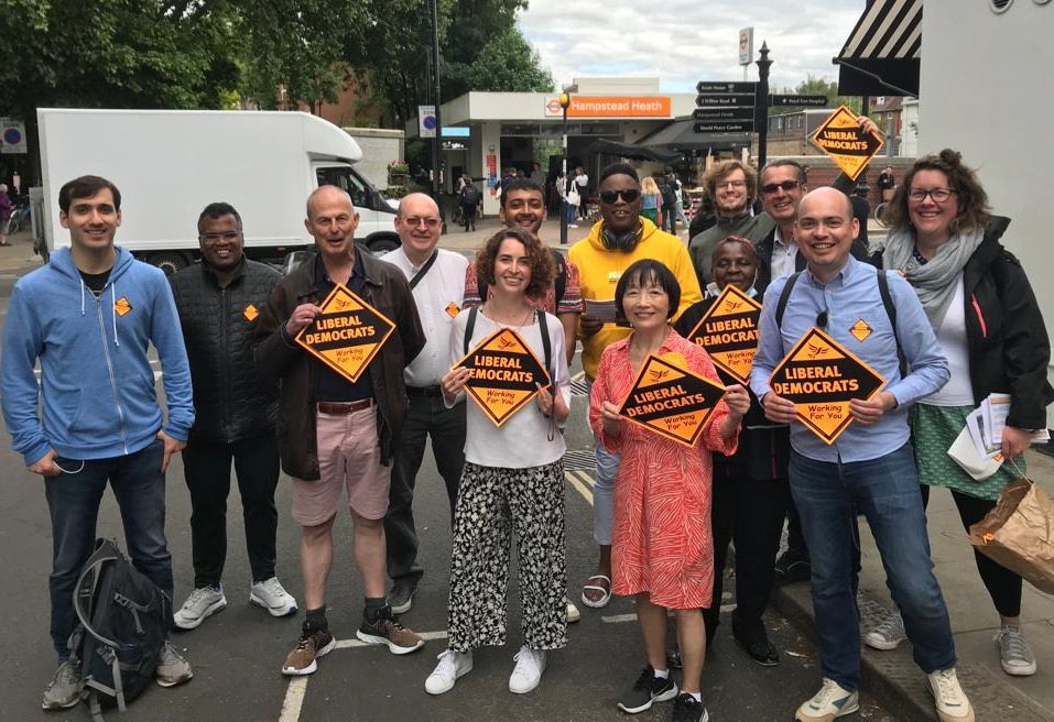 First day out campaigning in for <a href="/CamdenLibDems/">Camden Lib Dems 🔶</a> <a href="/LCinNW/">Linda Chung </a> What a turn out. Our <a href="/LDCRE1/">Lib Dem Campaign for Race Equality</a> Exec members <a href="/anton_georgiou/">Anton</a> <a href="/RjlynchJ/">Roderick</a> were joined by <a href="/JiriraNancy/">Cllr Nancy Jirira</a> <a href="/LuisaPorritt/">Luisa Porritt</a> @MattSanders_ many others marshalled by <a href="/LibDems/">Liberal Democrats</a> Sarah Hoyle.
