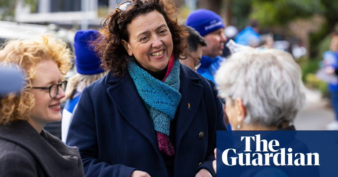 This is how I'll always remember Hawthorn PPVC...

<a href="/julia_cutts/">Dr Julia Cutts</a> and <a href="/Mon4Kooyong/">Dr Monique Ryan MP</a> listening with freezing ears and warm hearts, and the disinterested (or perhaps self-interested? introspective?) shadow of the former member looming uncomfortably nearby in his beanie and workboots.