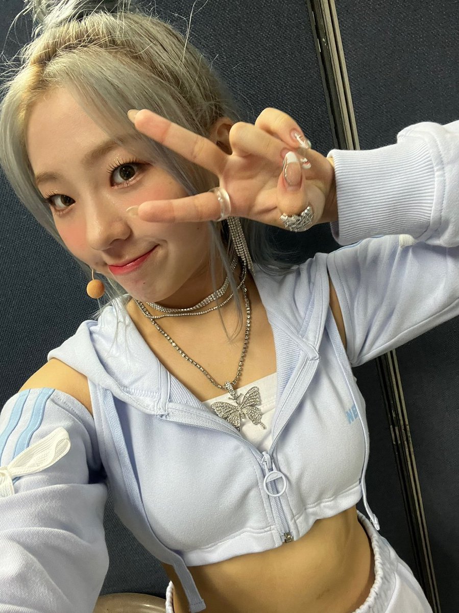 ichillin_km's tweet photo. 윌링!! 오늘 마지막 꼭꼭 숨어라 무대까지 응원해주시고 사랑해주셔서 정말 감사드리고 또 감사해요!ㅠㅠ
울 윌링 덕분에 넘나 행복한 활동이 된 것 같아용 정말 사랑해😍

#ICHILLIN #아이칠린 #CHAERIN #채린 https://t.co/DSMuCB0vD9