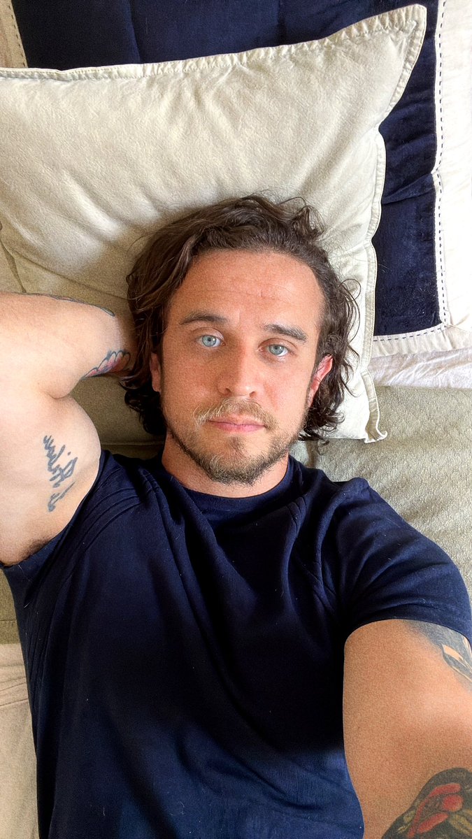 Alex Graham (@alex_grahamxxx) on Twitter photo 