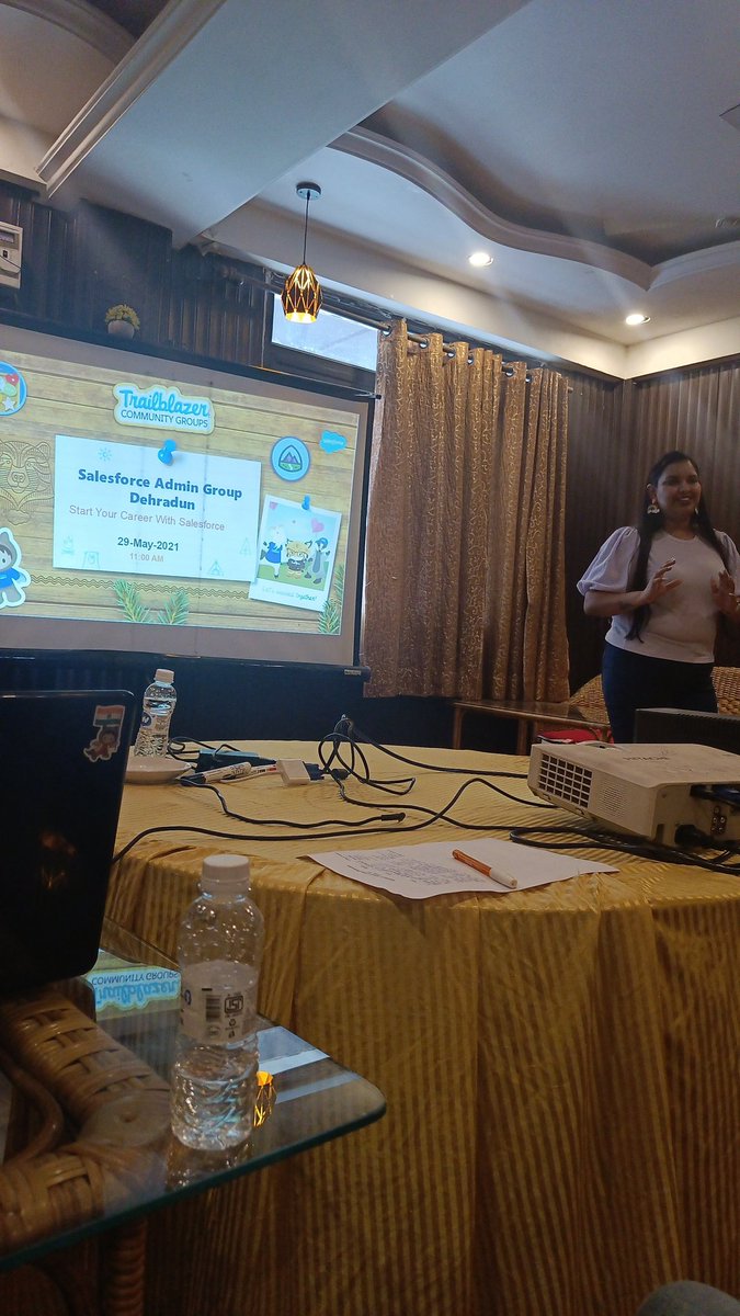 Abhirastogi22's tweet photo. Second session for today's event by @TrailblazerEsha 
@Kailash_sfdc @DehradunSfGroup 
#trailblazercommunity 
#sfdc4student https://t.co/0zkK8SwLLi