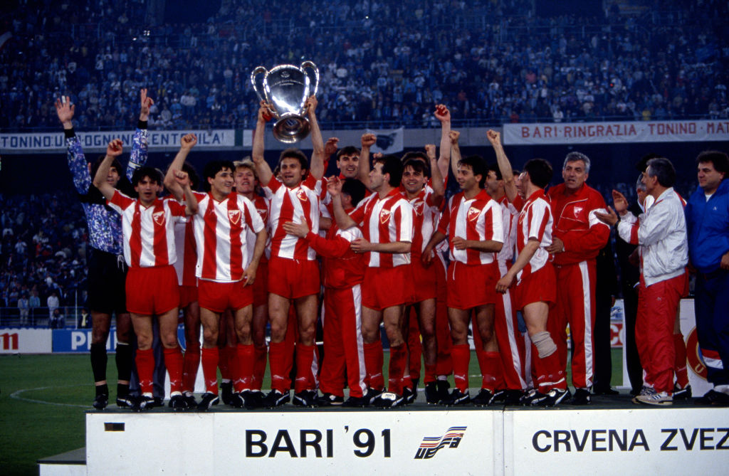 UEFAcom_de's tweet photo. #OnThisDay in 1⃣9⃣9⃣1⃣

🏆 Europacup Champion @crvenazvezdafk! 🙌🥳 https://t.co/wIVY384hwY