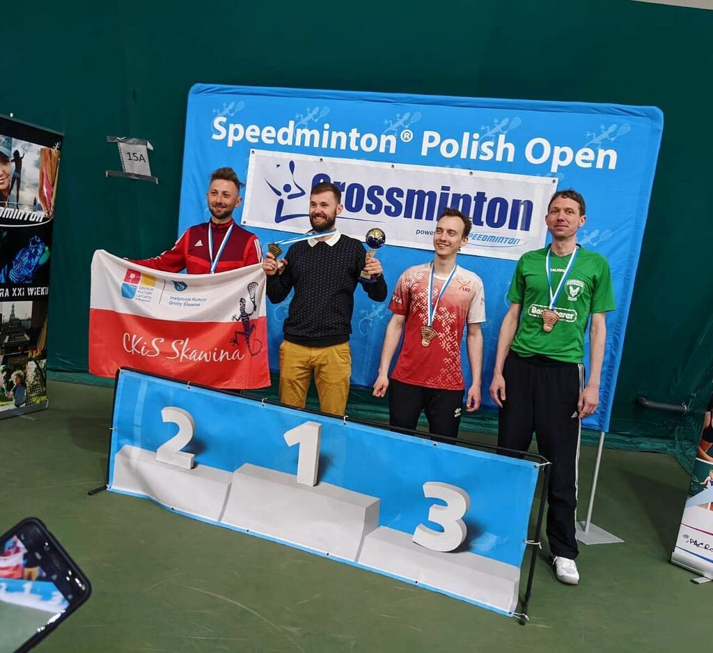 CrossFuechse's tweet photo. 2 Füchse waren an diesem Wochenende bei den Polish Open in Warschau. Platz 3 für unseren Michi sprang dabei raus. Herzlichen Glückwunsch - spitzen Leistung!
.
.
.
.
#speedminton #crossminton #polishopen #tournament #füchseberlin #rudelontheroad #füchseberlinreinickendorf #tr… https://t.co/uziYfGhxc6