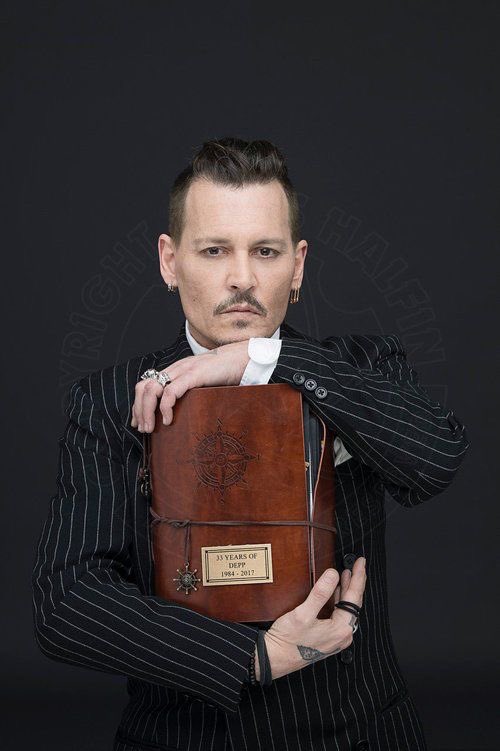 ElishaSigera's tweet photo. Amber pony ruined his whole life and fame. This woman should go to jail for long time. #IStandWithJohnnyDepp #JusticeForJohnnyDepp #AmberHeardDeservesPrison https://t.co/f0rCkYOKGY