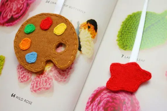 CosyCottage_'s tweet photo. A lovely bright paint palette bookmark for all the creative people out there! 🎨 https://t.co/DfrbbSdFNe #UKGiftHour #UKGiftAM https://t.co/GTJNscXXds
