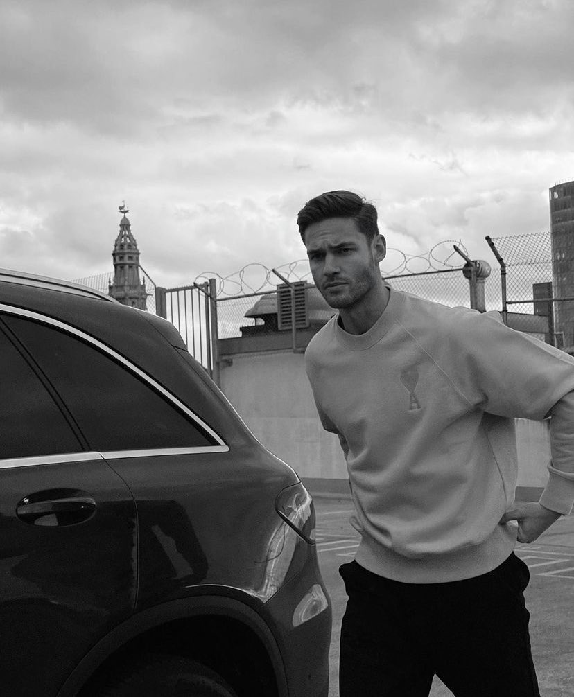 ᅠ 
                                   𝖘𝖾𝖽𝗎𝖼𝗍𝗂𝗏𝖾 𝖘𝗎𝗇𝖽𝖺𝗒 ;
                                         𝗂𝗍’𝗌 𝗆𝗒 𝗅𝗂𝖿𝖾.
ᅠ