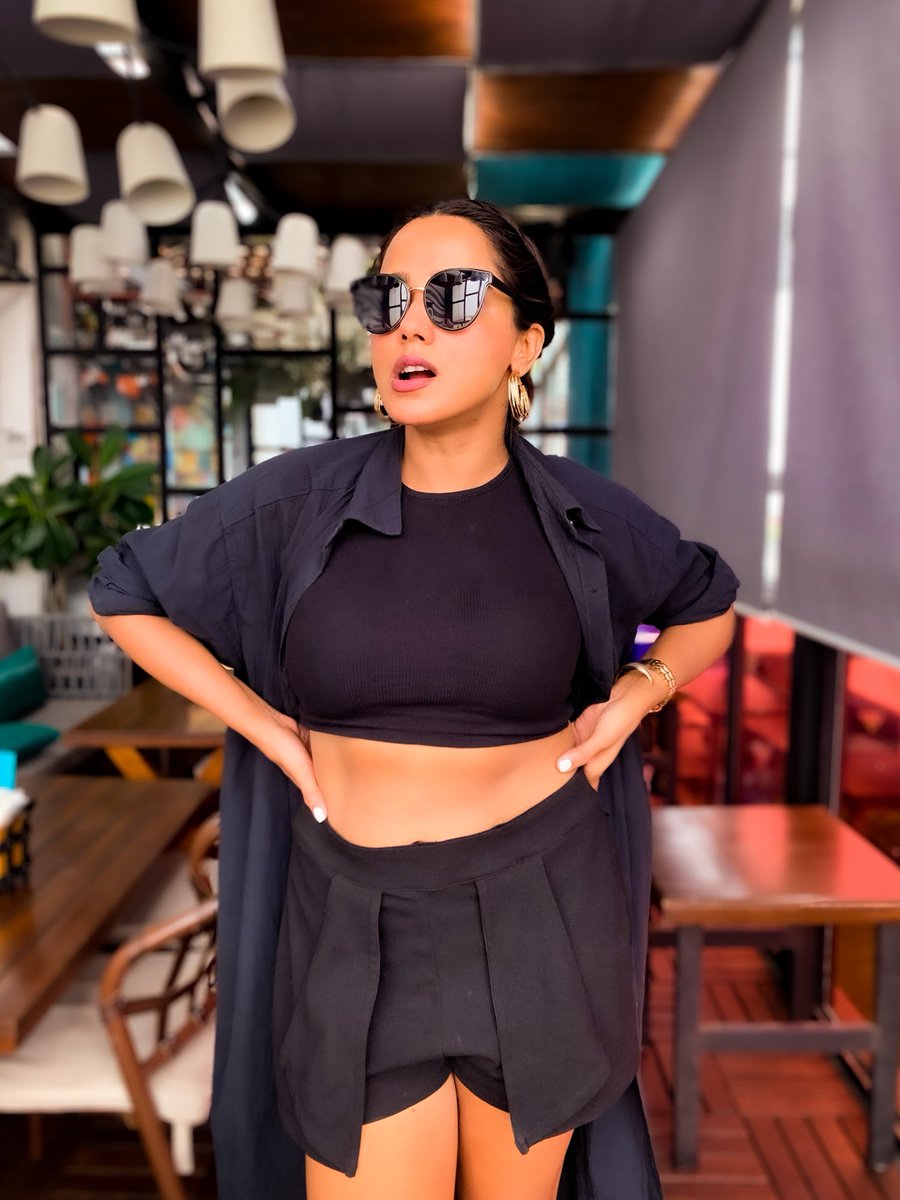 TuhinaDasOff's tweet image. Own your weekend vibe! 
#sundayfunday #weekendlife #vibin