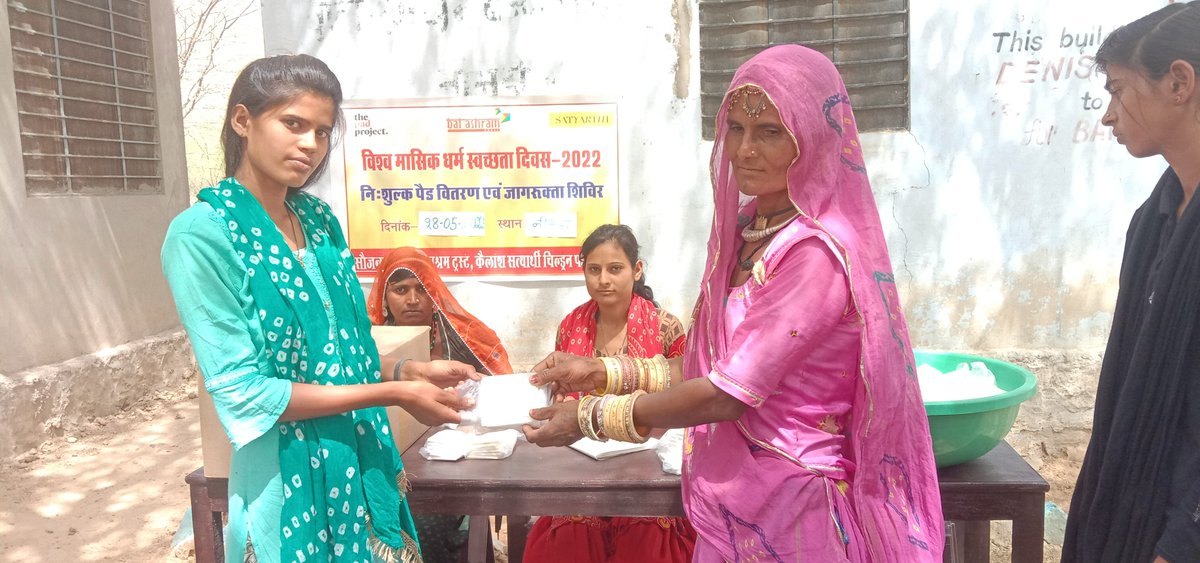 KSCFIndia's tweet photo. On #MenstrualHygieneDay in our #BalMitraGram and Banjara school communities we conducted camps to raise awareness on menstrual health and hygiene. Also sanitary pads made by women of the community were distributed. #PadProject https://t.co/PgI8XWgpRJ