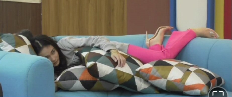 basahanniisabel's tweet photo. san kayo nakakita ng nag lilinis na naka heels😭! 

BBS ISABEL https://t.co/ULgTlCkShg