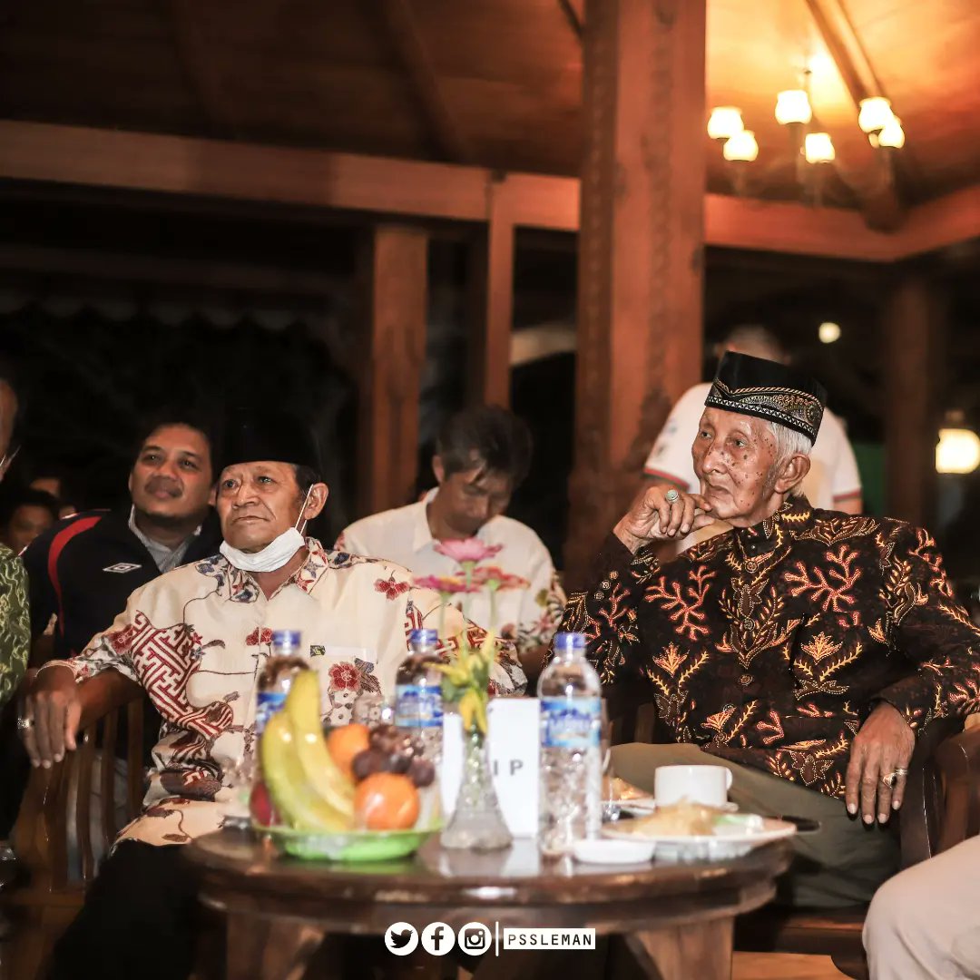 PSSleman's tweet photo. Puncak perayaan #46thPSS yang diadakan semalam menjadi salah satu tonggak perjalanan PSS Sleman musim ini. 

Dihadiri seluruh elemen mulai dari Bupati, Wakil Bupati, perwakilan suporter, Sekda, Kapolres, founder PSS, legenda hidup PSS, perangkat daerah, shareholder, https://t.co/XSwQNwfOfE