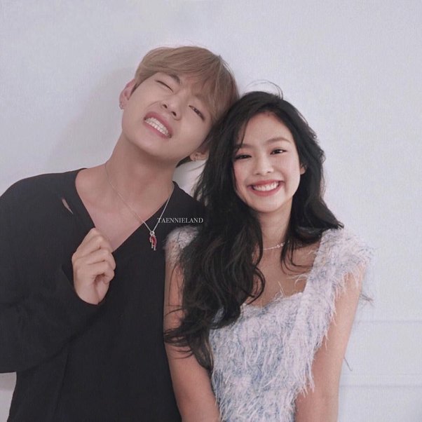 army98989's tweet photo. BTSテテがジェニーを匂わせはデマ？イヤーカフやシャツで熱愛宣言？怒りや抗議との声も
https://t.co/lL00yJfe1G

#btsarmy #btsconcert #btswts #btsテテ #グク #グクテテ #btsv #防弾少年団 #BTS #blackpink #テテ #ジン #BANGTAN #グクテテ #방탄소년단 #ジョングク #ジミン #jennie #ジェニー https://t.co/zywkBcEEJV