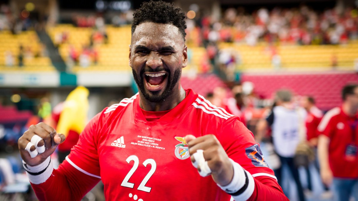 Last tickets to go to watch <a href="/SLBenfica/">SL Benfica</a> playing for a 𝗘𝘂𝗿𝗼𝗽𝗲𝗮𝗻 𝘁𝗶𝘁𝗹𝗲 🏆 at the Altice Arena to be grabbed 🤩 #ehffinals #ehfel

🎟️ Tickets: ehfel.eurohandball.com/men/2021-22/eh…