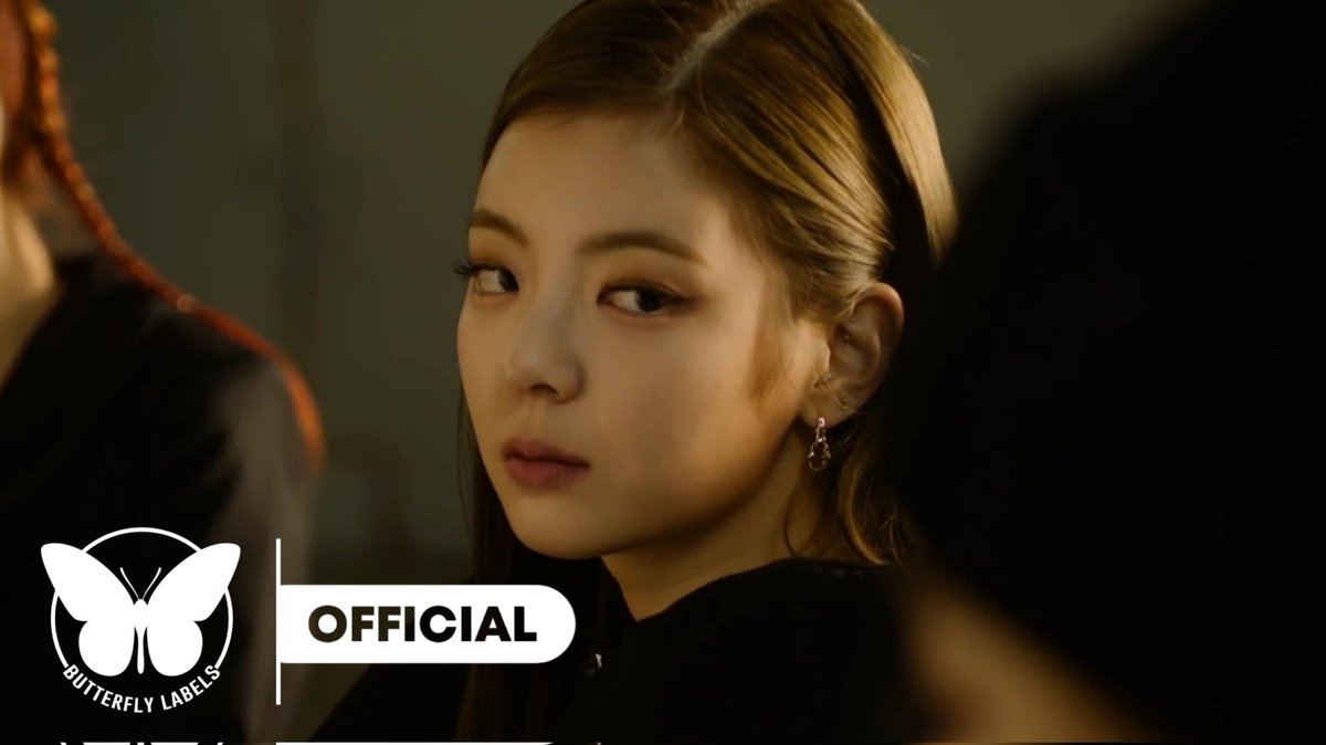 ButterflyLabels's tweet photo. Lil' Divas 릴 디바: 2nd Single "FEARLESS"
🎵 05.30.22
M/V Teaser
🎥 https://t.co/nfvhpUweyu
#Lil_Divas #ButterflyLabels
© BUTTERFLY LABELS 2020 | Copyright Infringement not intended. Everything in this Company's Channel is Fictional and for entertainment purposes only https://t.co/L2i2DtYTKb