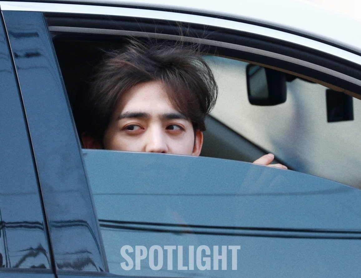 spotlight_17's tweet photo. 220529 인기가요 퇴근 preview
엥스쿱스•••
#세븐틴 #SEVENTEEN #에스쿱스 #SCOUPS https://t.co/2sbj25LhX6