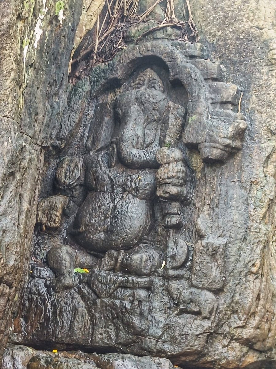 BodhanaAnanda's tweet photo. Shri Shri #Nrusinghanath #mandir is an ancient (15th Century) #Hindu #temple situated at the bottom of the #Gandhamardan #hill #mountain in #Paikamal #Bargarh #Odisha
#Sanatana #Narasimha #Nrusingha #Vishnu
PC: @mu_Silpika https://t.co/LZlfTTQUuN