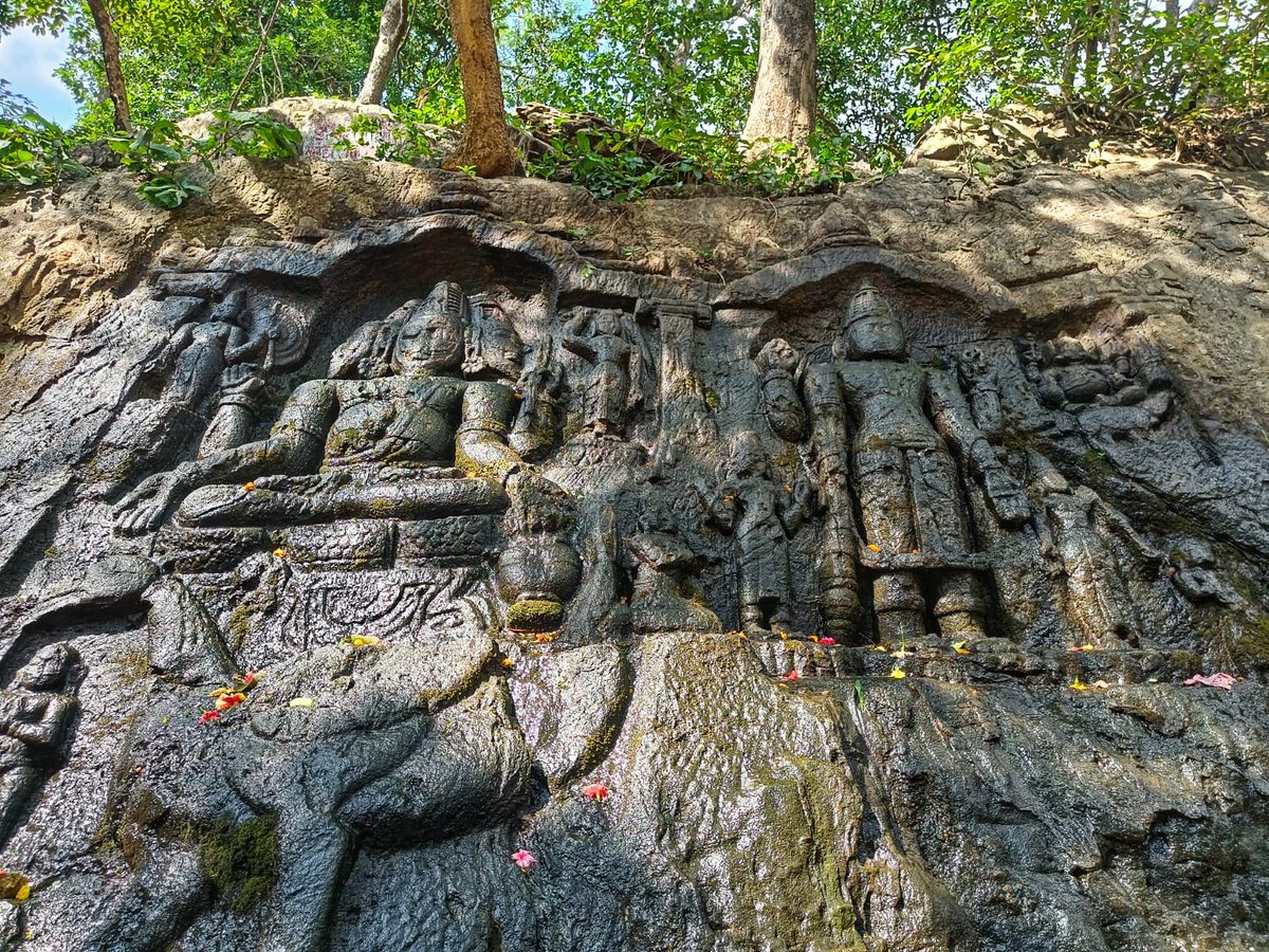 BodhanaAnanda's tweet photo. Shri Shri #Nrusinghanath #mandir is an ancient (15th Century) #Hindu #temple situated at the bottom of the #Gandhamardan #hill #mountain in #Paikamal #Bargarh #Odisha
#Sanatana #Narasimha #Nrusingha #Vishnu
PC: @mu_Silpika https://t.co/LZlfTTQUuN