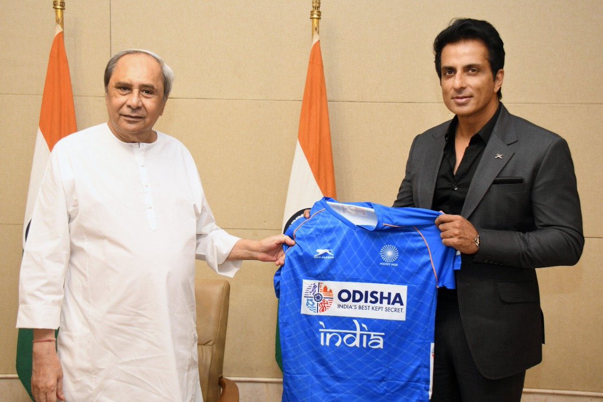 SonuSood's tweet photo. It was an honour meeting you @naveen_odisha today!  Thank you so much sir for your kinds words, these words of encouragement from you motivate me to do better work for our people! 🇮🇳🇮🇳🇮🇳 https://t.co/4XpwRdcpDH