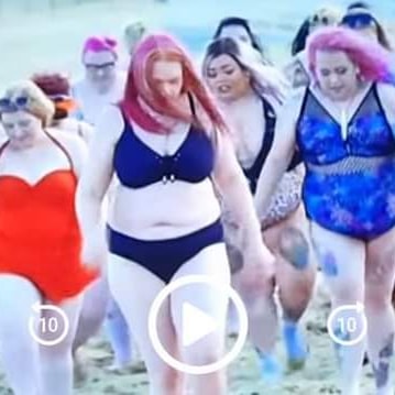 It's tonight! Episode 2, 'Big Brits go Large' 9pm <a href="/channel5_tv/">Channel 5</a> Can't miss me in red! <a href="/topsycurvyplus/">Topsy Curvy</a> <a href="/TeamTopsysPOP/">TeamTopsysPOP</a> Boosting confidence &amp; sticking a finger up to diet culture &amp; beautystandards #bigbritsgolarge #channel5 #plussize #haes #beachlife #bodyacceptance #bodyliberation