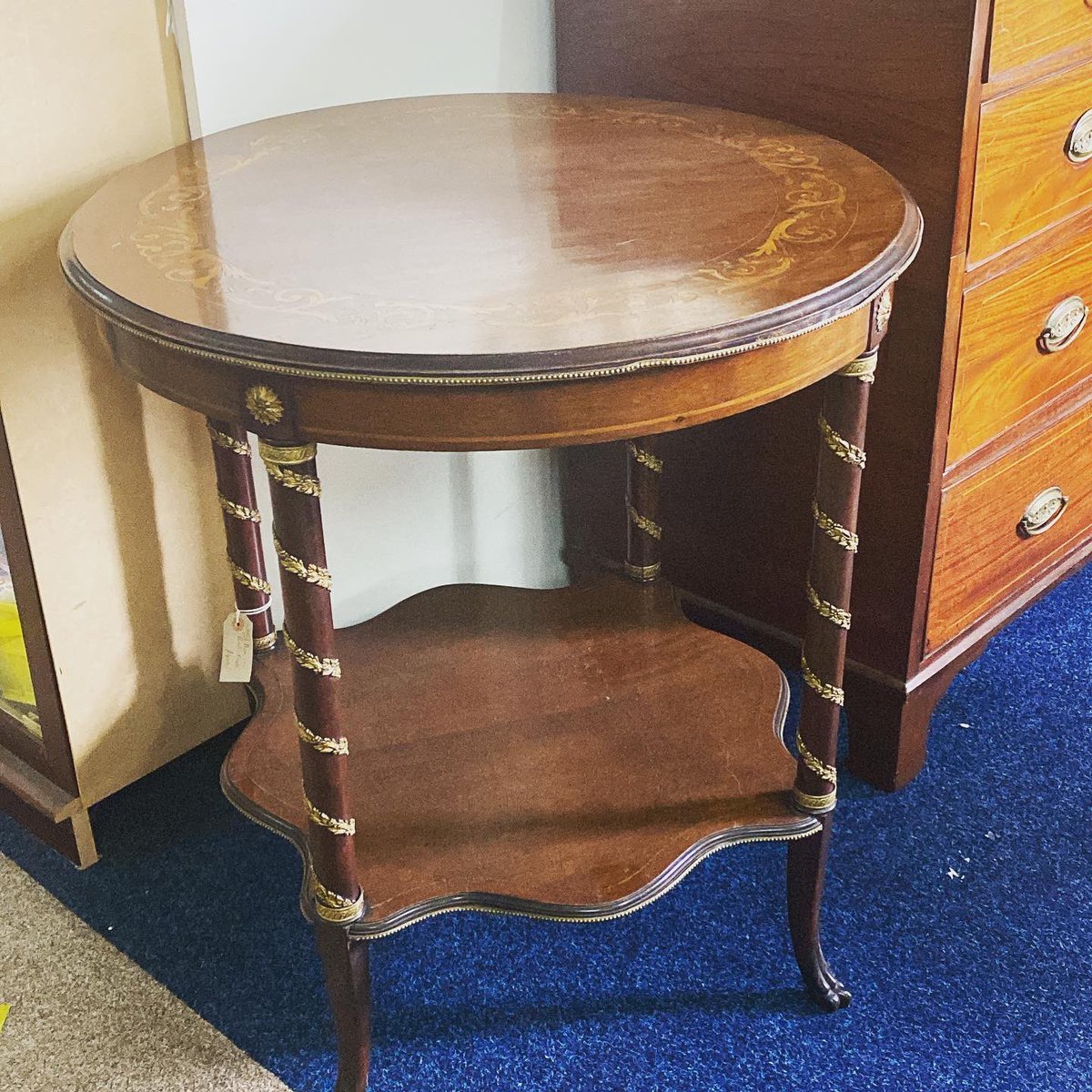 astraantiques's tweet photo. Morning all! We are just about to open and the coffee is on in the #decodence cafe so why not pop for a browse. #americantable #americanfurniture #antiquetable #traditionalfurniture #astraantiquescentre #hemswell #lincolnshire https://t.co/vaBdSjelbL