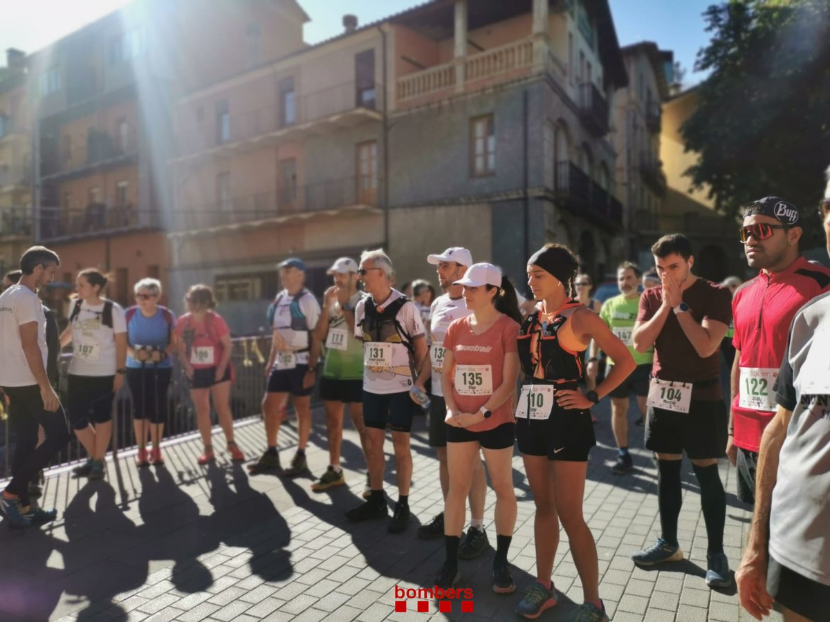 bomberscat's tweet photo. Cap de setmana d'activitats a Ribes de Freser amb la Cursa de muntanya - Memorial Rafa Arnabat  #BombersambCausa per a la infància en risc atesa als centres de Sant Joan de Déu @solidaritatSJD 
Aquest matí, uns 90 corredors participen en la llarga de 23 km i la curta de 14 km. https://t.co/fiq76zLo3H